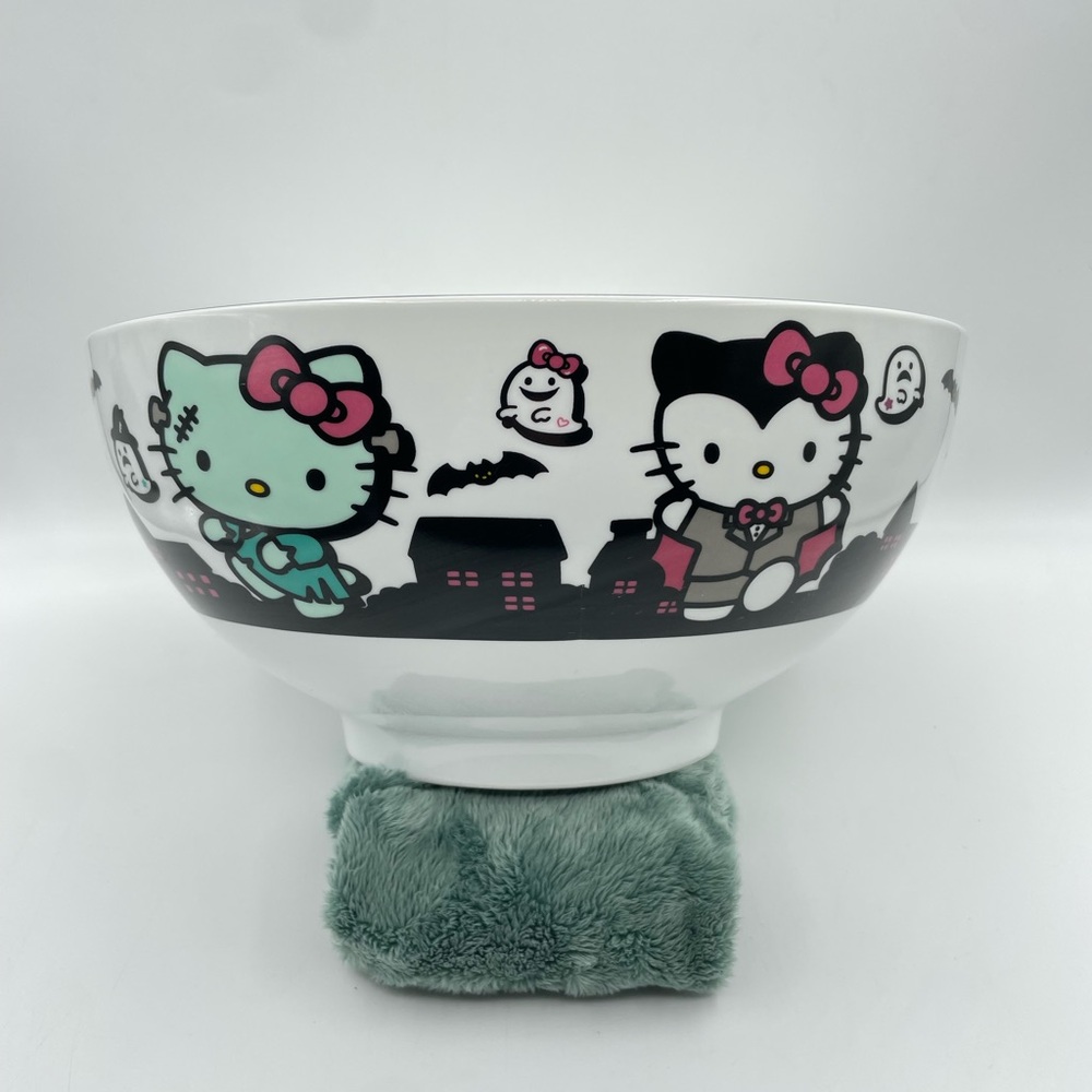Halloween Hello Kitty Large Ceramic Bowl, 11.5” Diameter